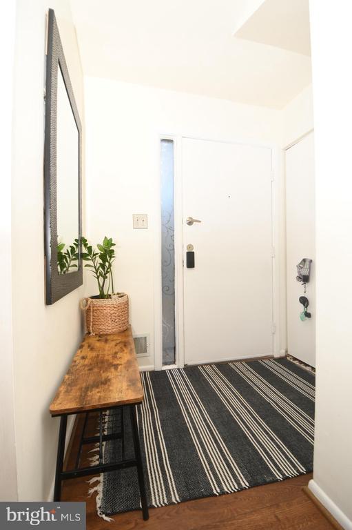 Building Photo - 7812 Briardale Terrace