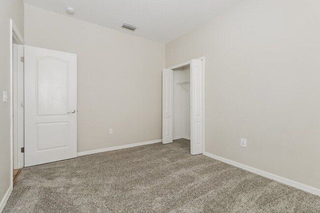 Building Photo - 11832 Colony Lakes Blvd