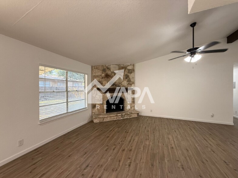 Building Photo - 603 Jamie Sue Dr