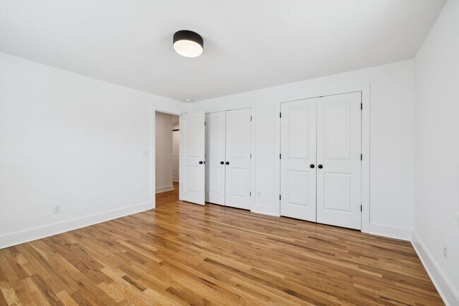 Building Photo - Beautifully Remodeled Home Just Minutes From Downtown Nashville