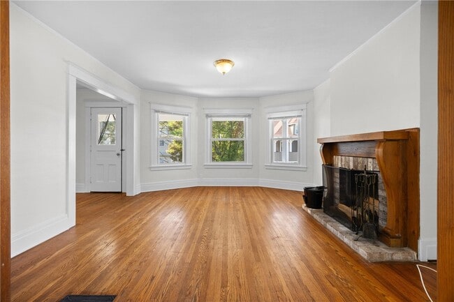 Building Photo - 15-17-17 Roosevelt St