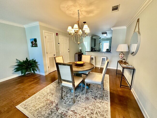 Building Photo - Beautiful Two Bedroom Fully Furnished Townhome Located in Bluffton Village!