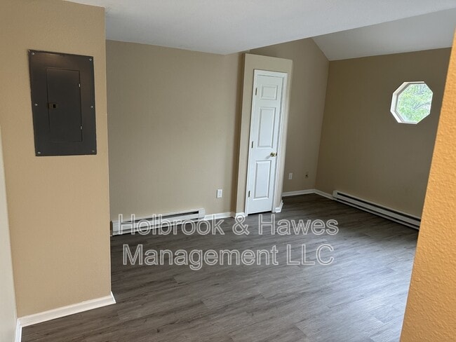 Building Photo - 4531 Boardwalk Dr
