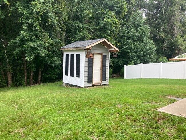 Building Photo - 426 Live Oak Walk