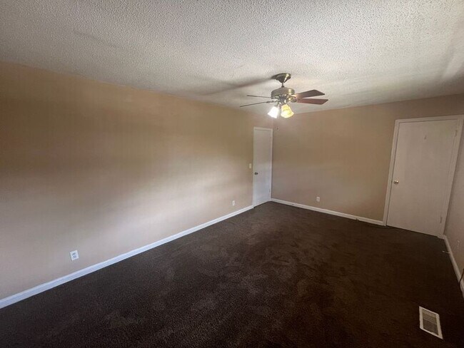 Building Photo - 716 Marley Way