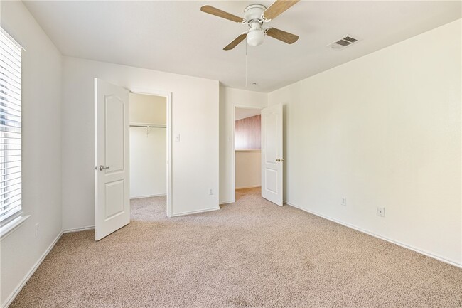 Building Photo - 8109 Verbank Villa