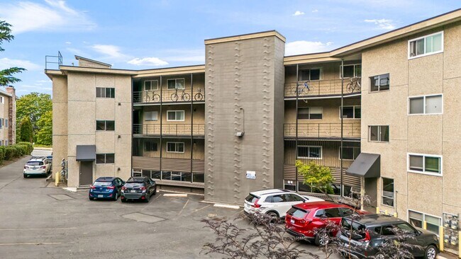 Building Photo - Gilmanor Apartments | A Premier Magnolia Community