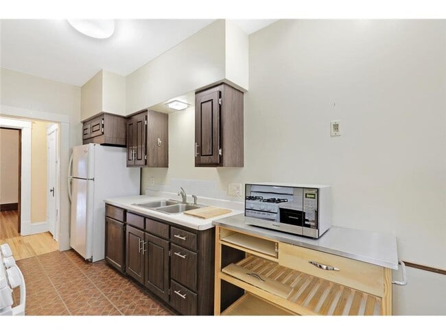 Building Photo - 971 Goodrich Ave