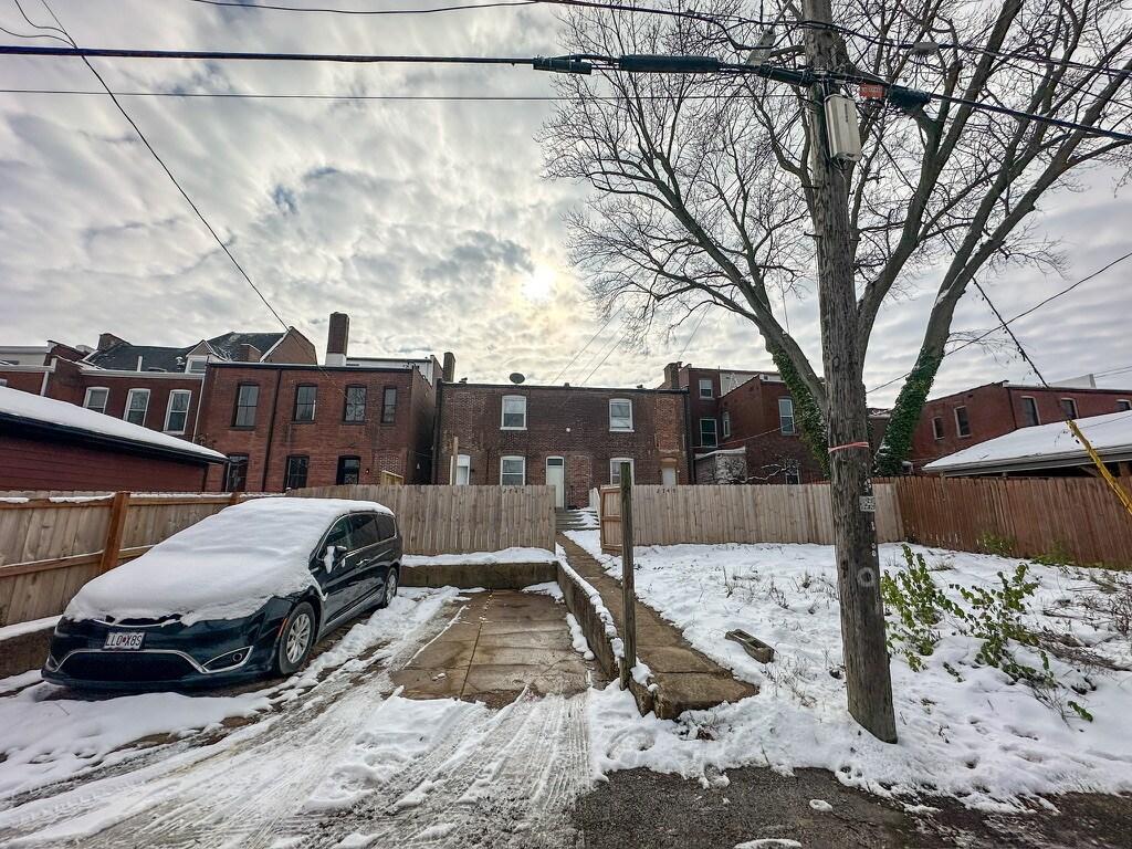 Building Photo - 2747 Armand Pl