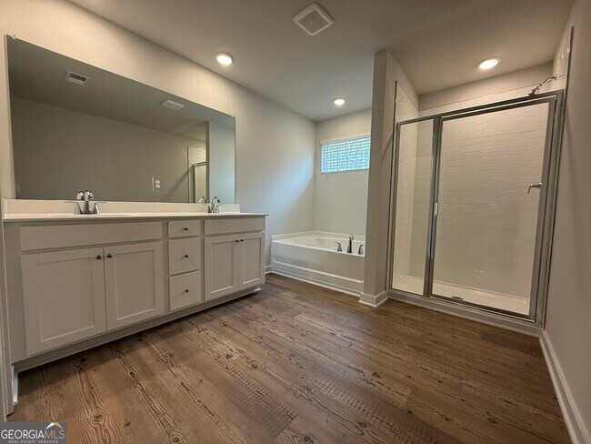 Building Photo - 7309 Mulberry St