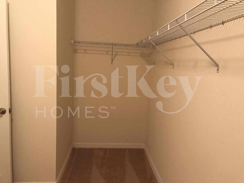 Building Photo - 1609 SW 25th Ln