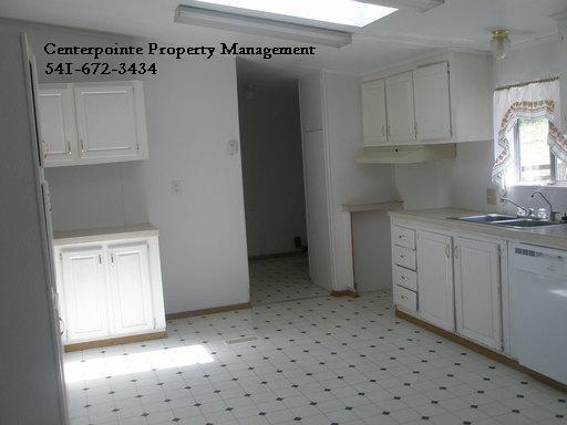 Primary Photo - Sutherlin 3 Bedroom 2 bath in Country Setting