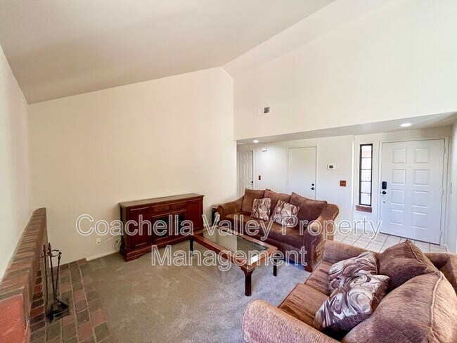 Building Photo - 112 Avellino Cir