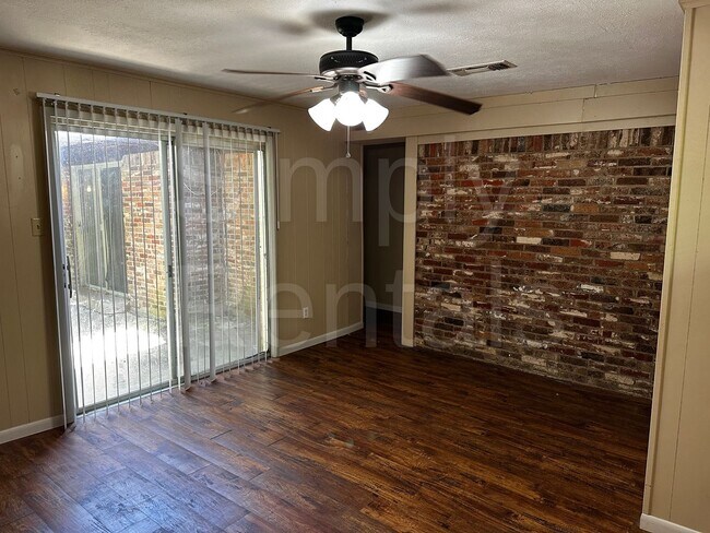 Building Photo - 214 Brookhaven Terrace