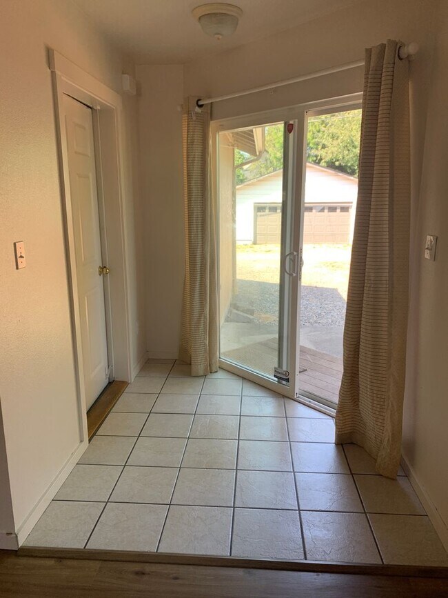 Building Photo - 2907 Duplex