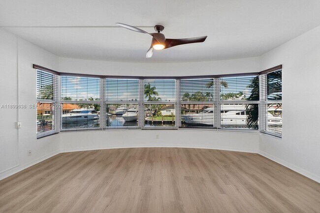 Building Photo - 3111 NE 51st St