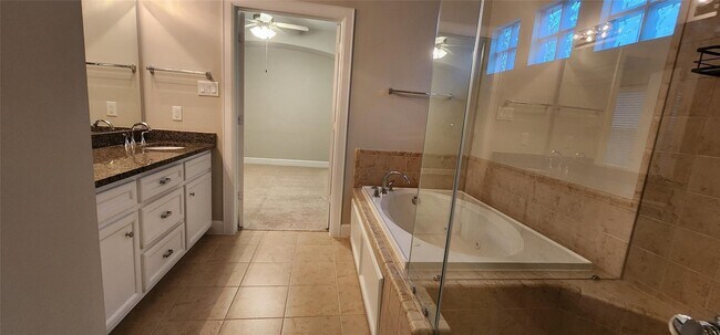 Building Photo - 11608 Main Ash Dr