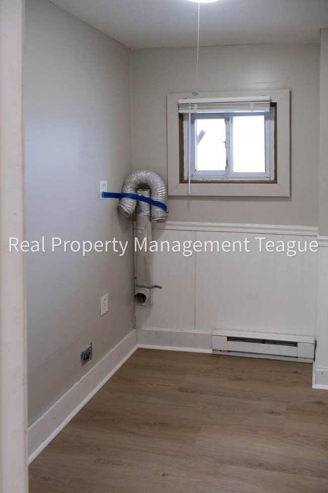 Building Photo - 1 S Main St