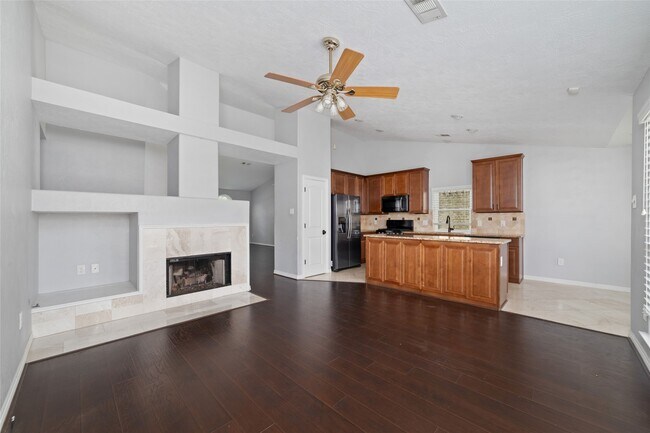 Building Photo - 20822 Whitevine Way