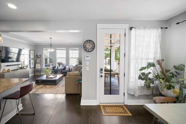 Building Photo - 2435 Double Oaks Rd