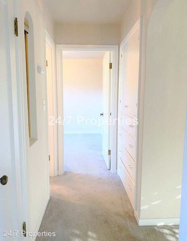 Building Photo - 2 br, 1 bath House - 1365 Pearl Street NE