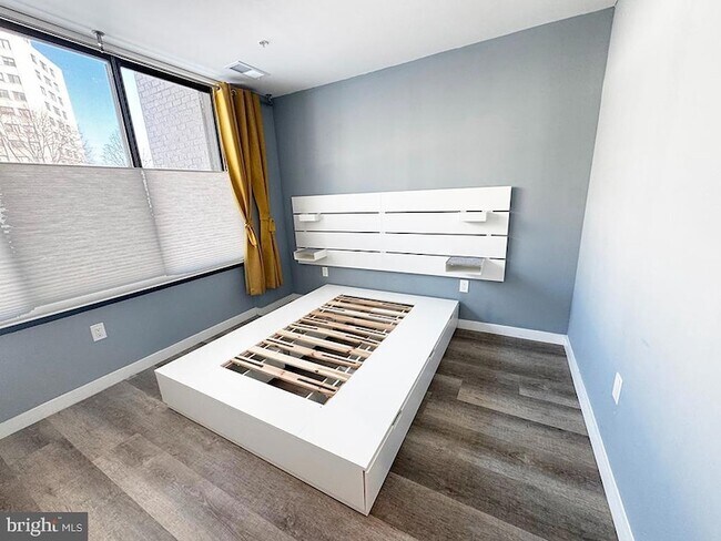 Building Photo - 700 Roeder Rd