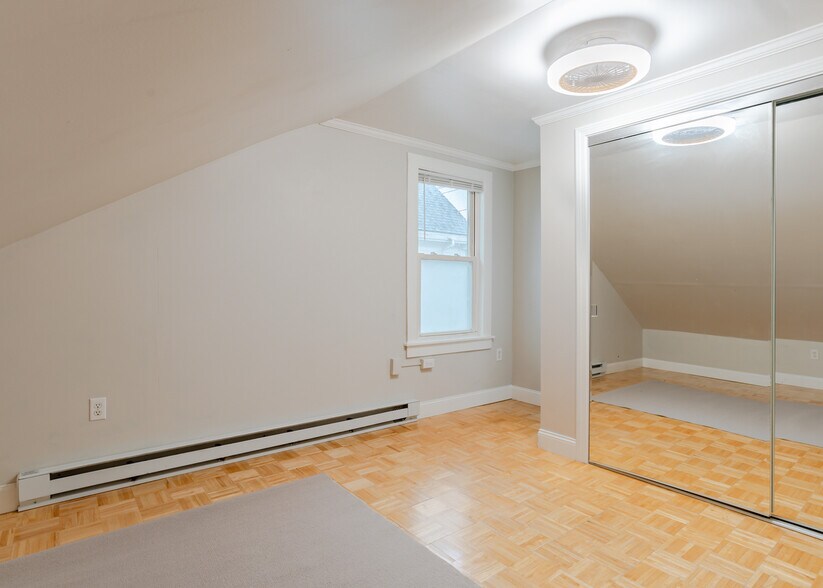 Bedroom 1 - 107 May St