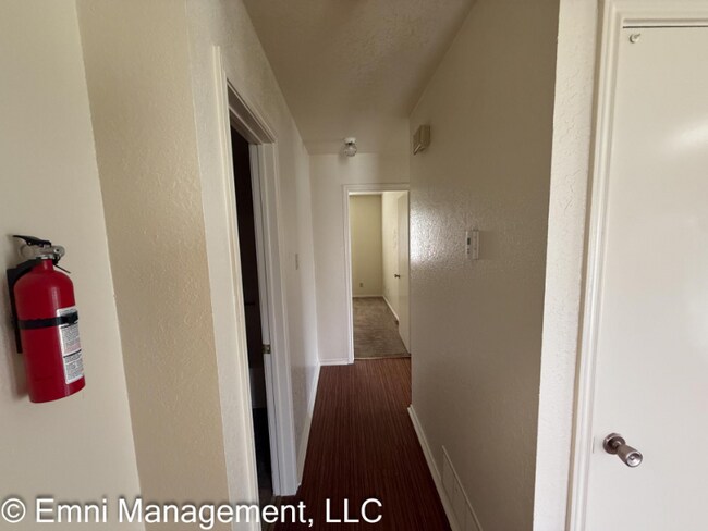 Building Photo - 2304 Silverhill Dr