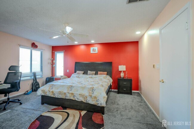 Building Photo - 58 Park Gate Dr