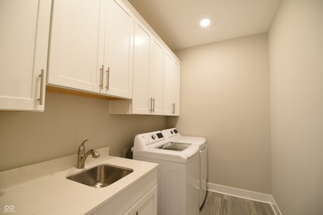 Building Photo - 1567 Jensen Dr