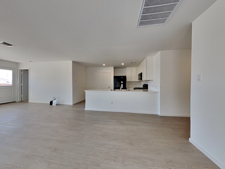 Building Photo - 3712 Los Cabos Dr