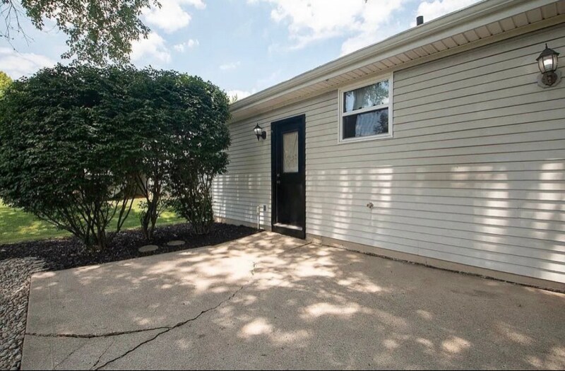 Building Photo - 1381 Firethorne Dr