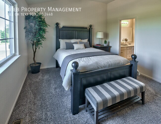 Building Photo - 21589 W 126th Terrace