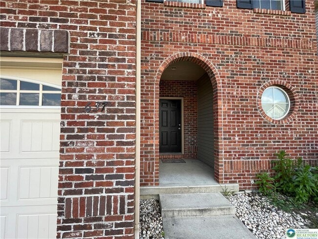 Building Photo - 637 Mulberry Dr