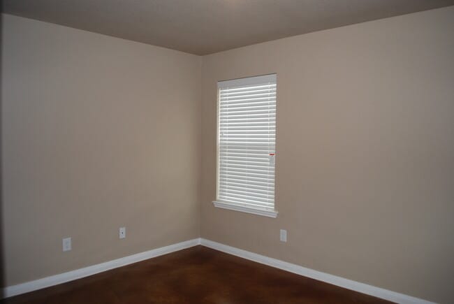 Building Photo - 1512 Dakota Ter