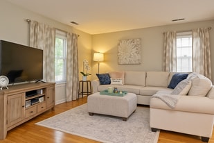 Building Photo - 40 Avon St