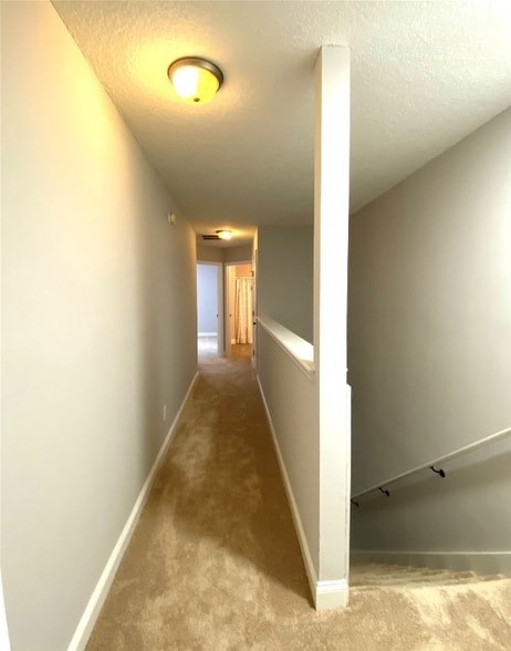 Building Photo - 86069 Pineview Dr