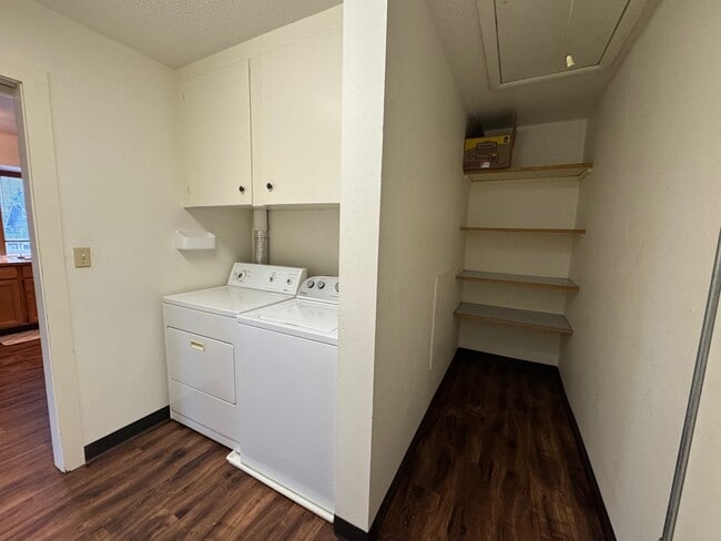 Building Photo - 4924 N Pearl St