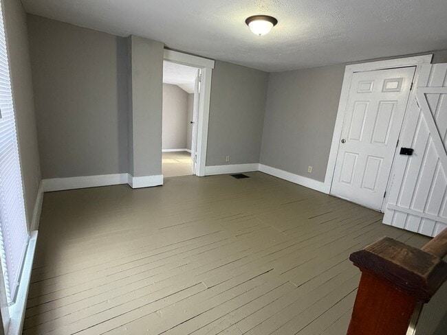 Building Photo - FordAve12