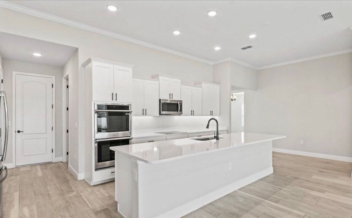 Building Photo - 5089 Realm Run