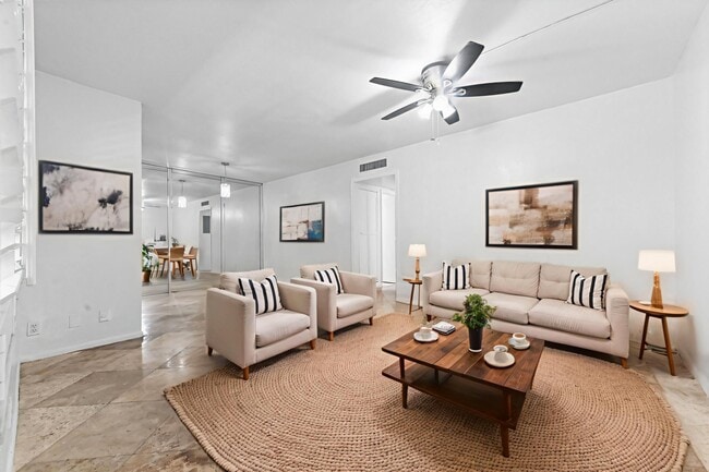 Building Photo - 100 Royal Palm Way