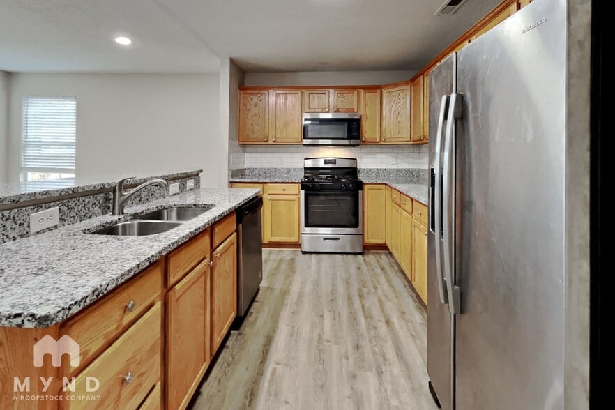 Building Photo - 4076 Clovelly Dr