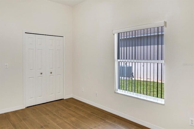 Building Photo - 215 Strathmore Cir