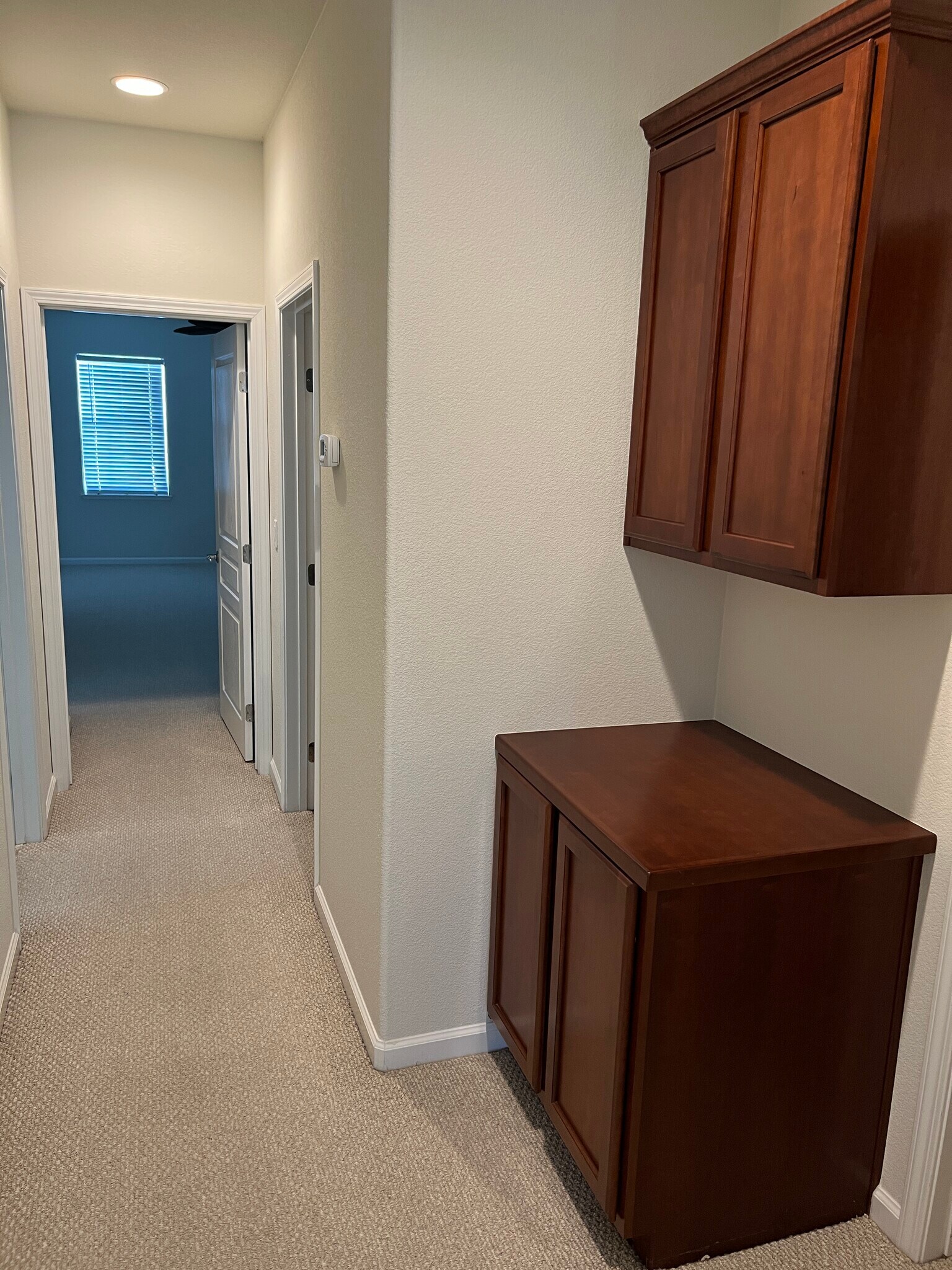Building Photo - 207 W La Flor Ln