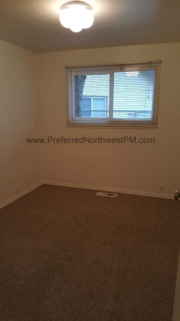 Building Photo - River Road 4 bedroom home!