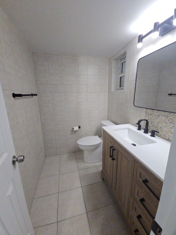 Building Photo - 11610 N Bayshore Dr