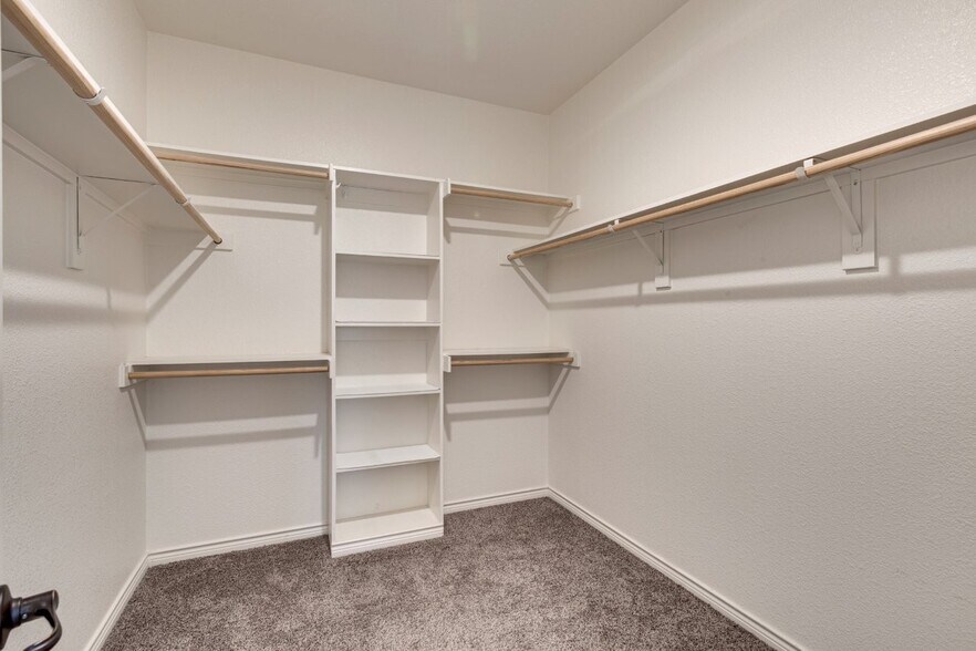 Building Photo - 3022 Maverick Dr