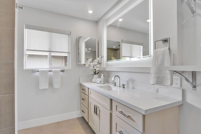 Building Photo - LUXURY LONG-TERM RENTAL: Fully Furnished and Renovated 3 Bed/3 Bath Kihei Home with Private Saltw...