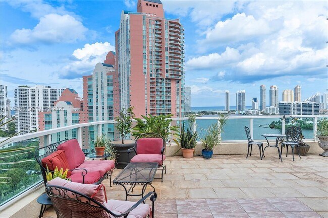 Building Photo - 3340 NE 190th St