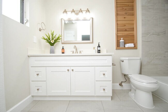 Building Photo - 2515 Yoakum Blvd